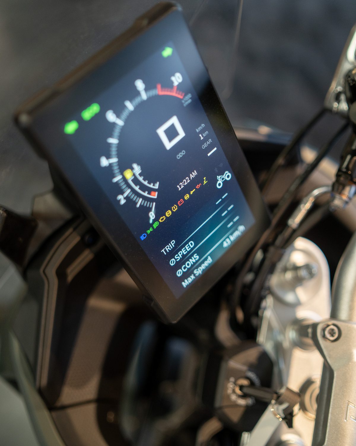 KOVE TFT instrument display